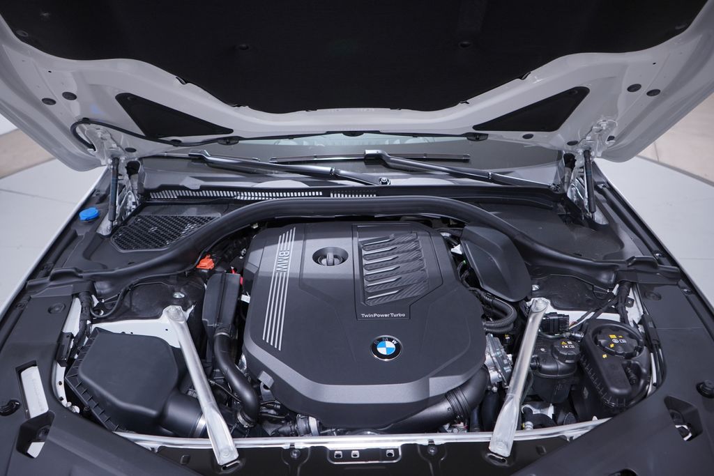 Thumbnail: 2026 BMW 8 Series - 20