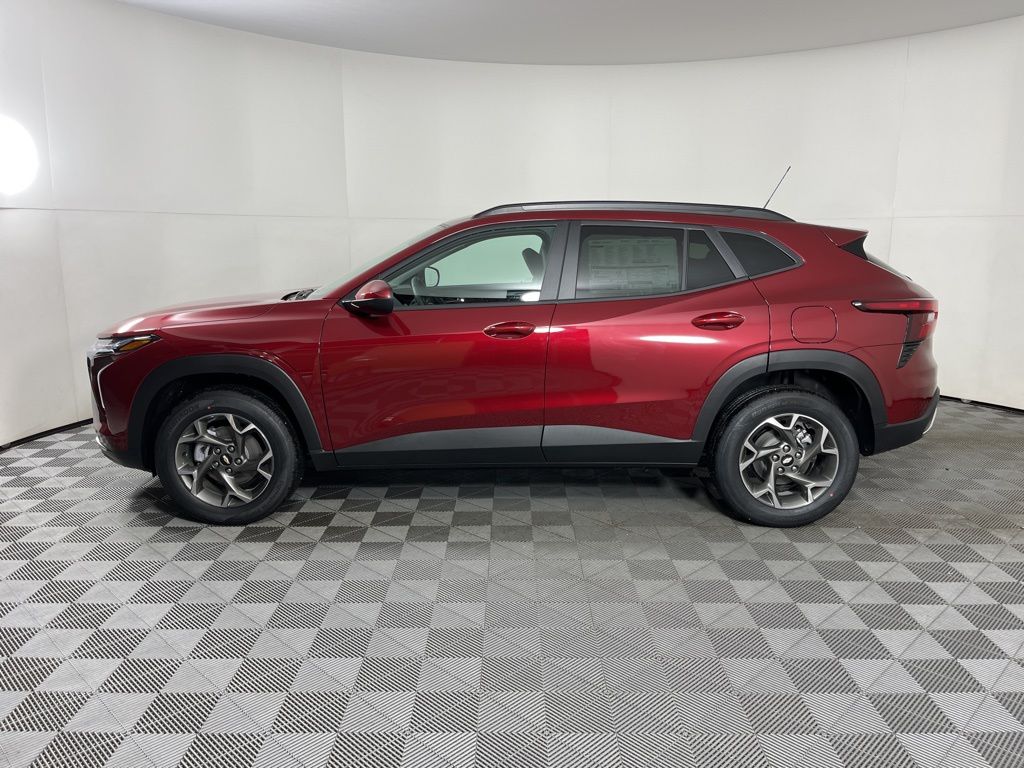 2025 Chevrolet Trax LT 2