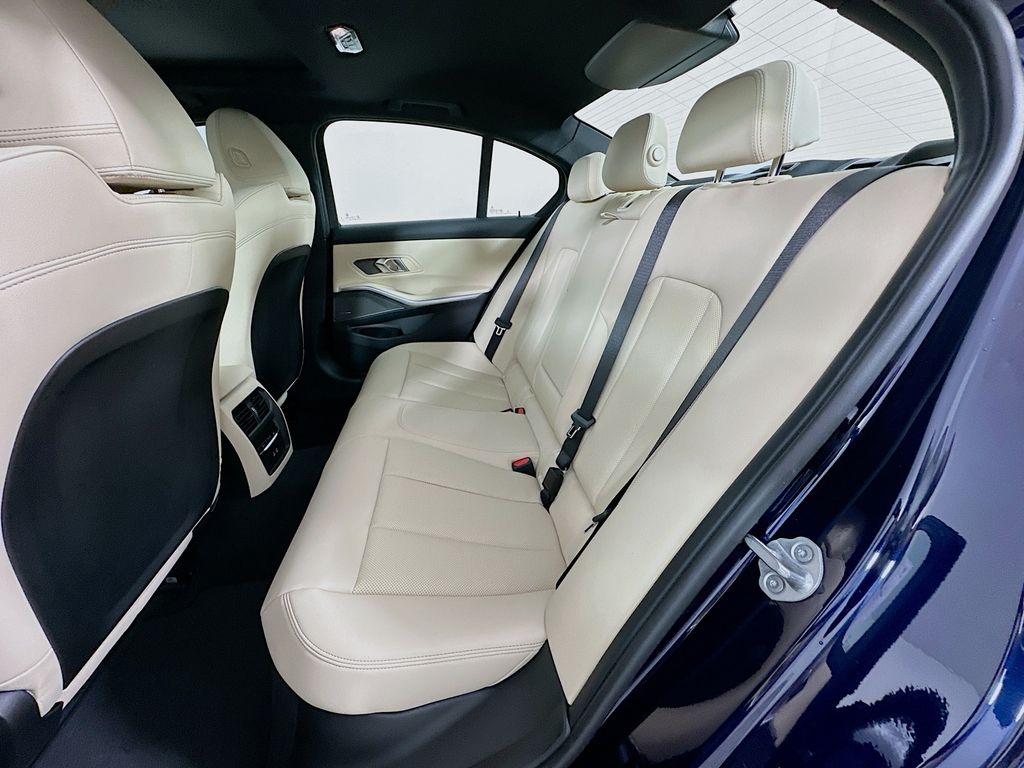 Thumbnail: 2026 BMW 3 Series - 17