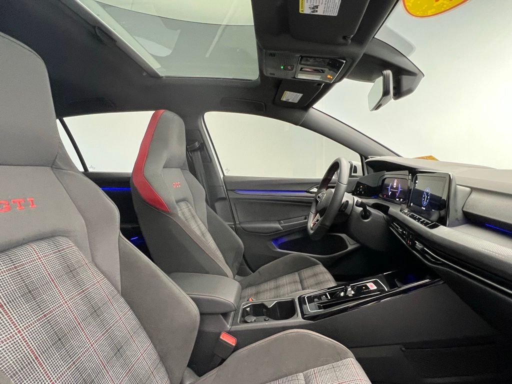 Thumbnail: 2024 Volkswagen Golf - 6
