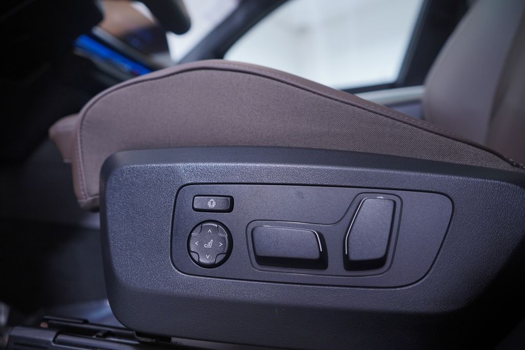 Thumbnail: 2026 BMW X3 - 12