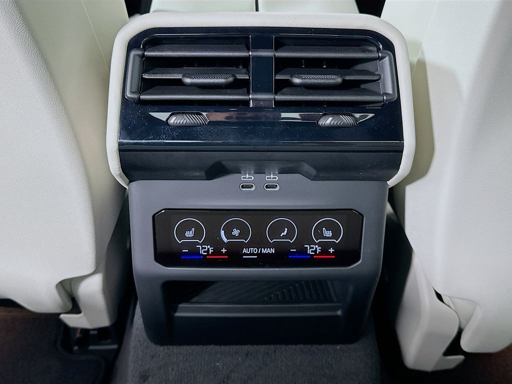 Thumbnail: 2026 BMW i5 - 18