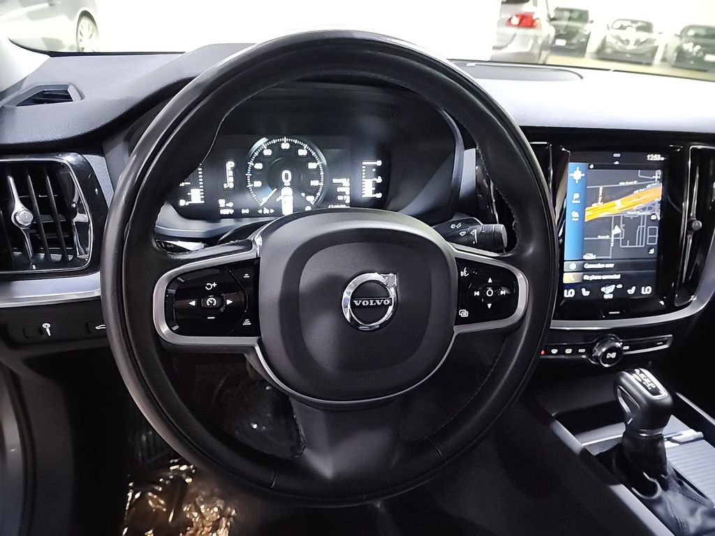 2019 Volvo S60 T6 Momentum 30