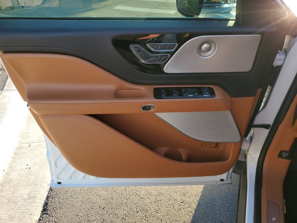 Used Car 2020 Lincoln Aviator  Black Label For Sale Under $35,000 In Austin, Texas