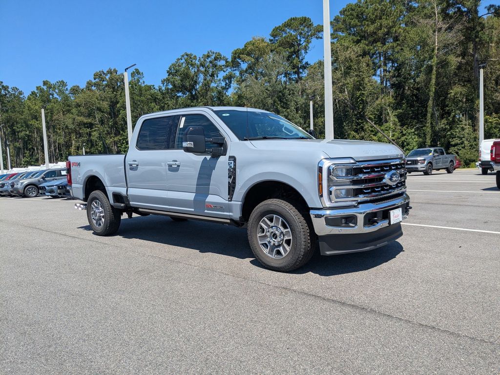 2026 Ford Super Duty F-350 SRW LARIAT