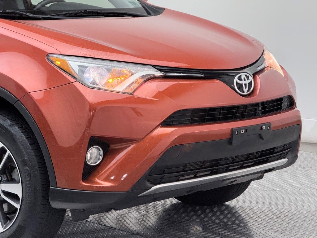 Thumbnail: 2016 Toyota RAV4 - 2