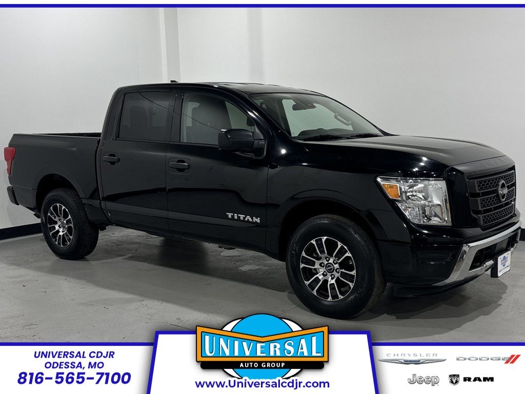 2023 Nissan Titan SV Crew Cab 4WD