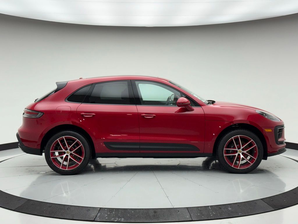 Thumbnail: 2025 Porsche Macan - 7