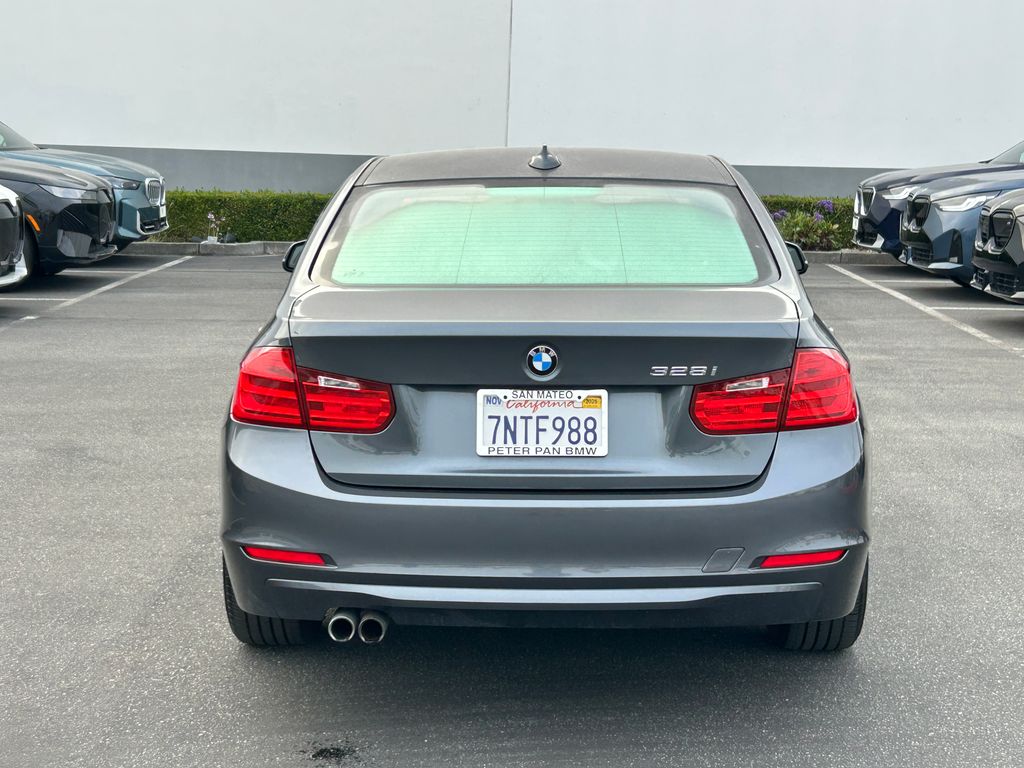 Thumbnail: 2015 BMW 3 Series - 4