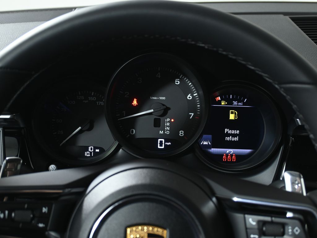 Thumbnail: 2026 Porsche Macan - 20