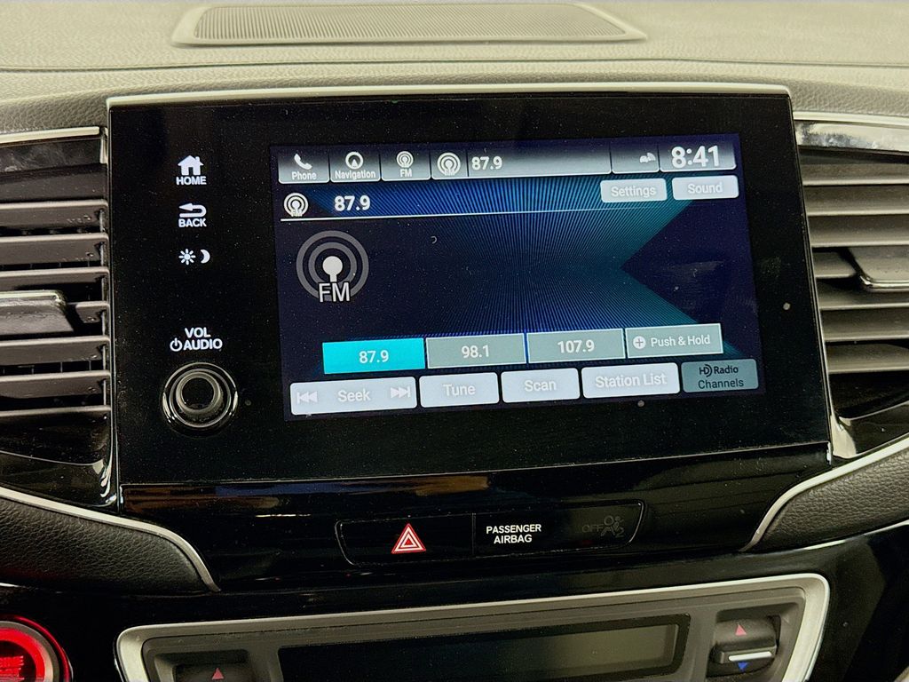 Thumbnail: 2019 Honda Pilot - 15