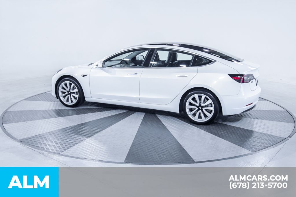 Used 2018  Tesla Long Range image 6