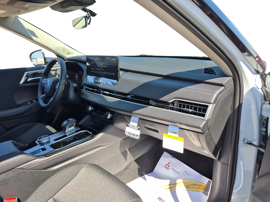 2026 Mitsubishi Outlander ES White at Big Star Chrysler Jeep Dodge Ram 