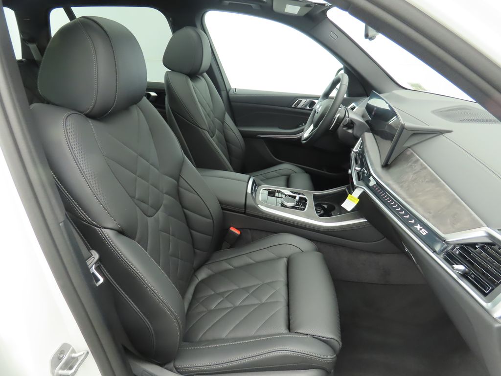 Thumbnail: 2026 BMW X5 - 21
