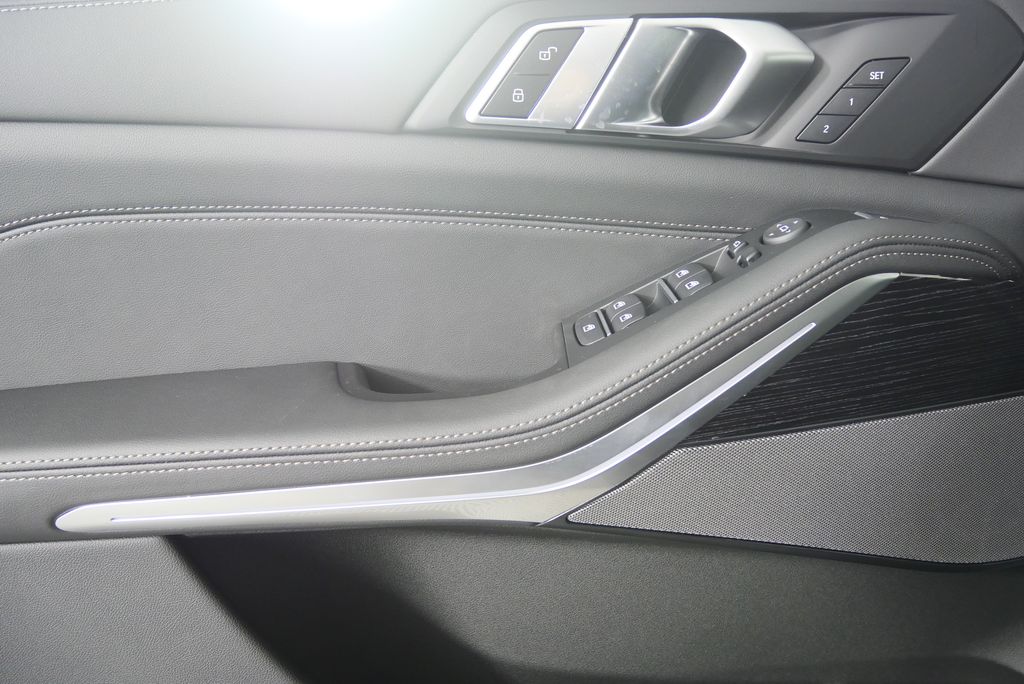 Thumbnail: 2026 BMW X5 - 8