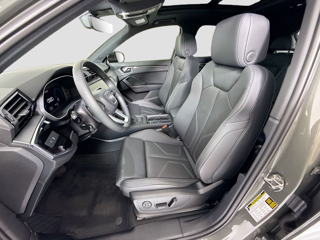 Thumbnail: 2025 Audi Q3 - 19