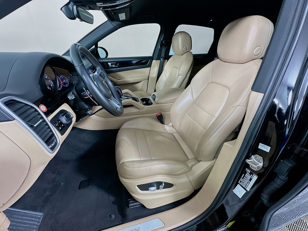 Thumbnail: 2019 Porsche Cayenne - 21