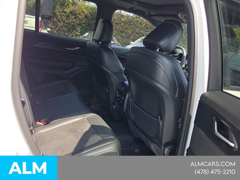 Used 2023 White Jeep Altitude image 18