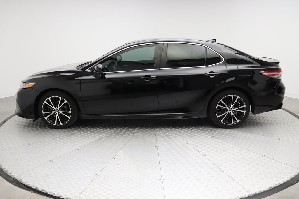 2019 Toyota Camry SE 12
