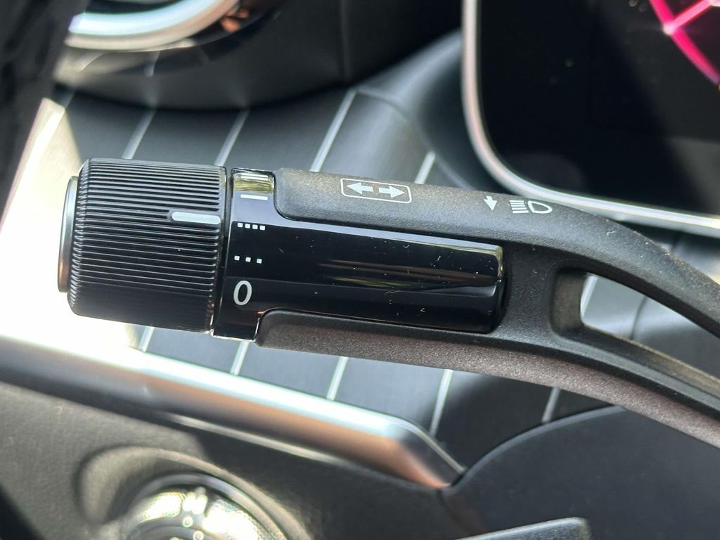 Thumbnail: 2025 Mercedes-Benz C-Class - 15