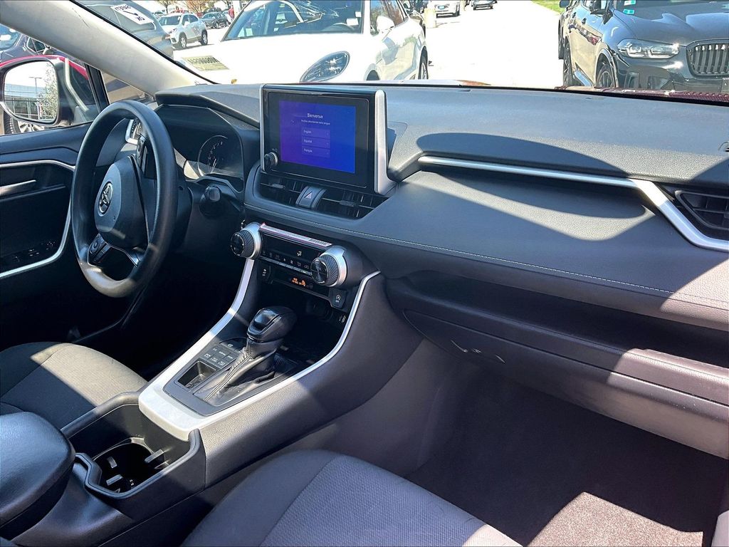 2024 Toyota RAV4 — photo 14