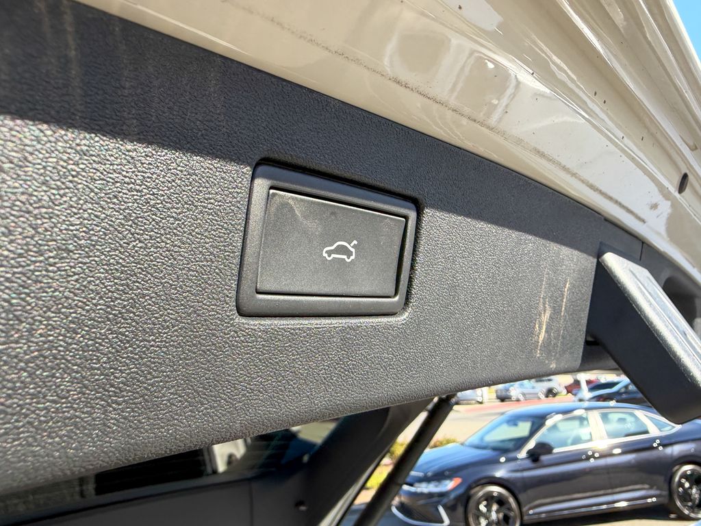 New 2026  Volkswagen 2.0T SE R-Line Black image 27