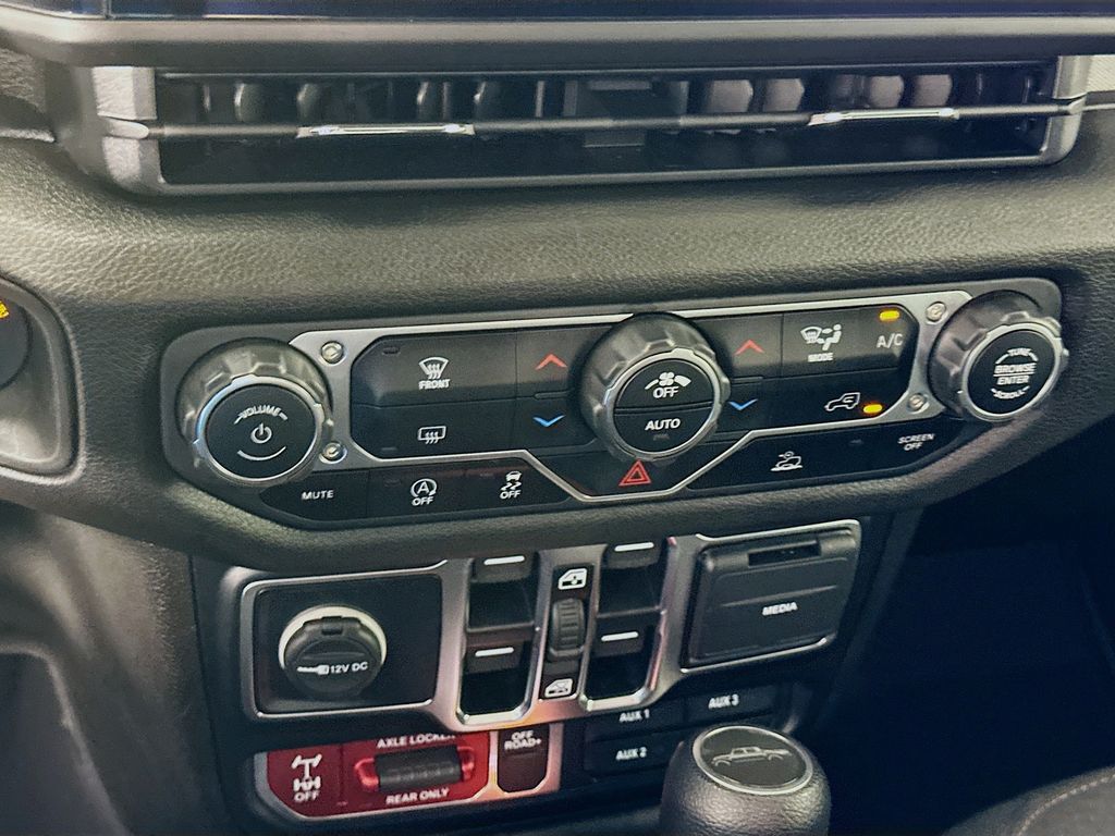 Thumbnail: 2024 Jeep Gladiator - 15