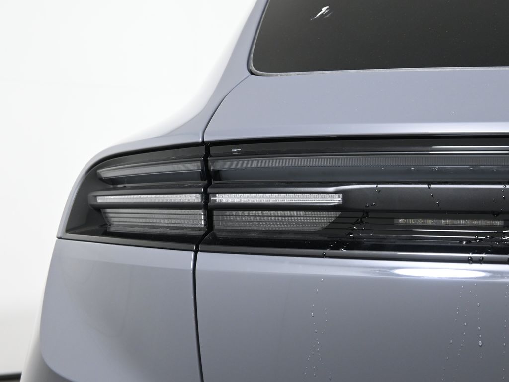 Thumbnail: 2025 Porsche Macan - 14
