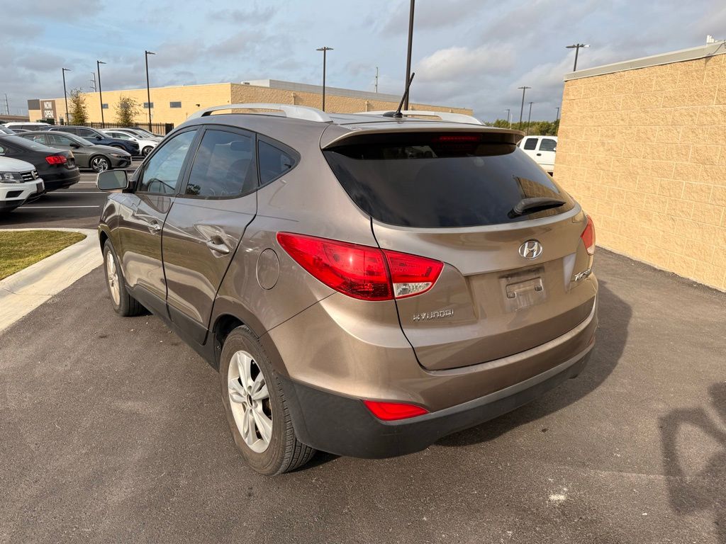 Thumbnail: 2010 Hyundai Tucson - 6