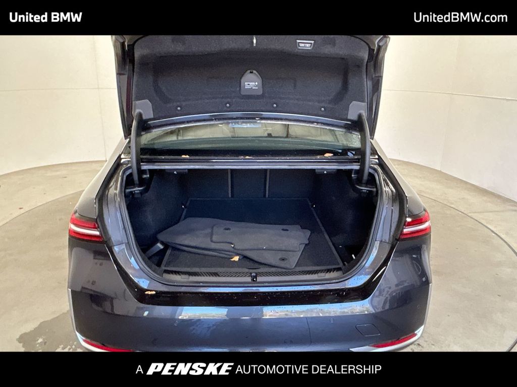 Thumbnail: 2024 BMW 5 Series - 22