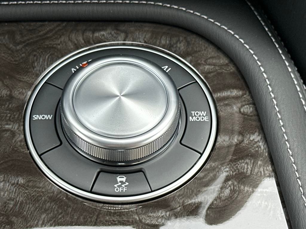 2024 Nissan Armada Platinum photo
