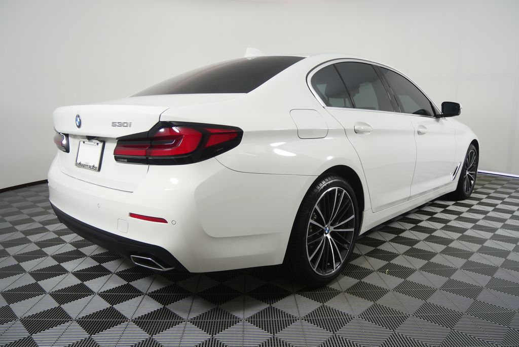 Thumbnail: 2023 BMW 5 Series - 3