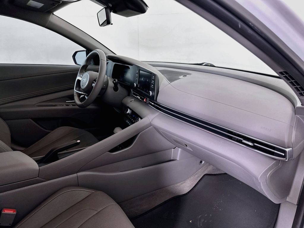 Thumbnail: 2025 Hyundai Elantra - 26