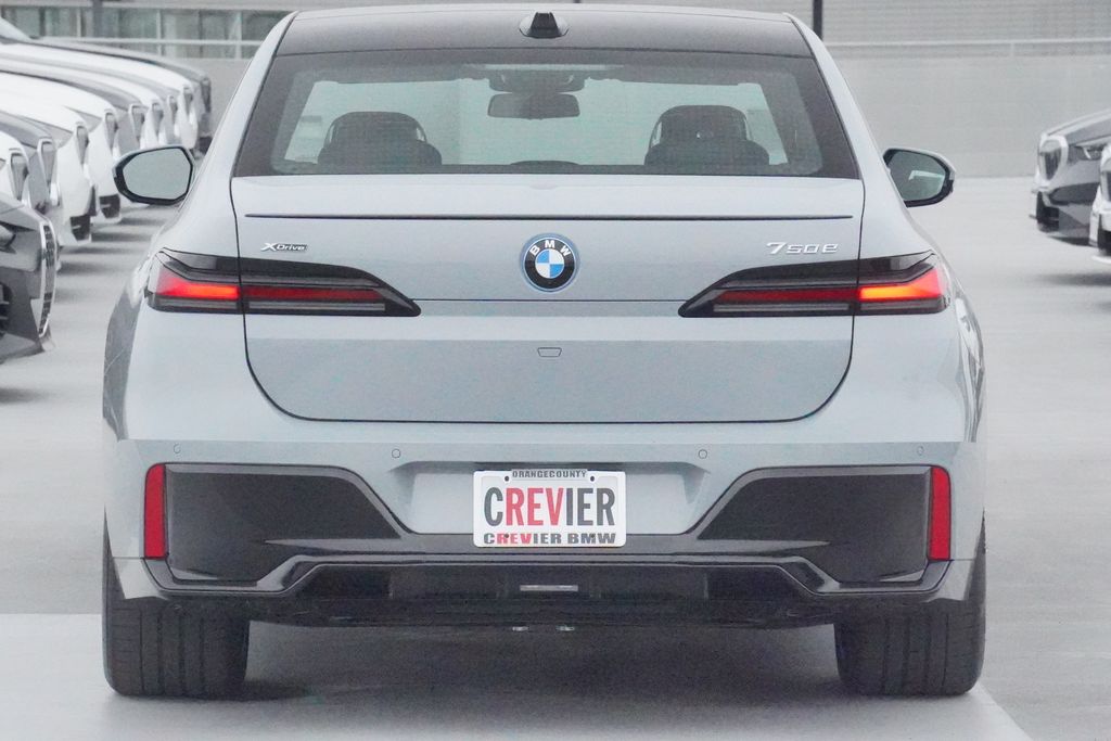 2025 BMW 7 Series 750e xDrive 7