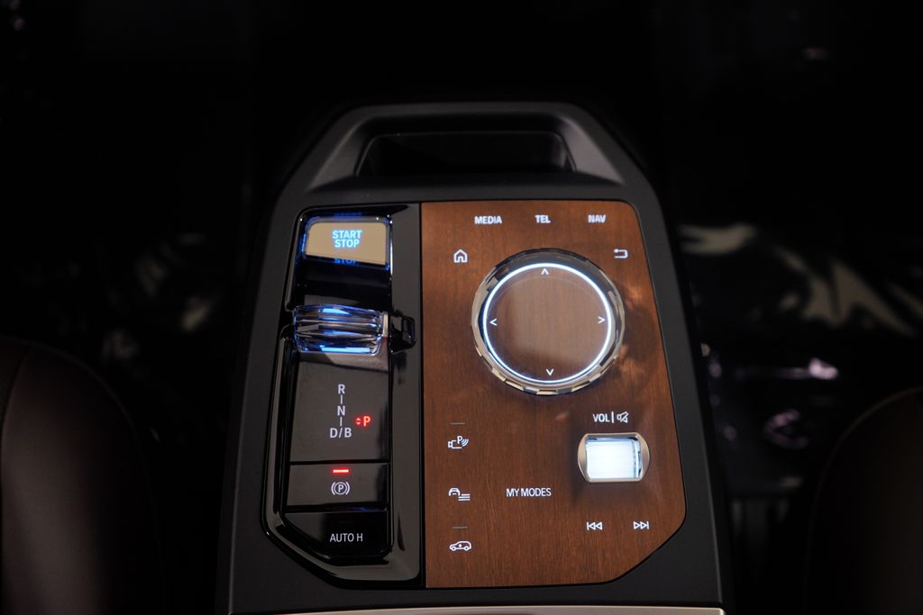 2023 BMW iX xDrive50 14