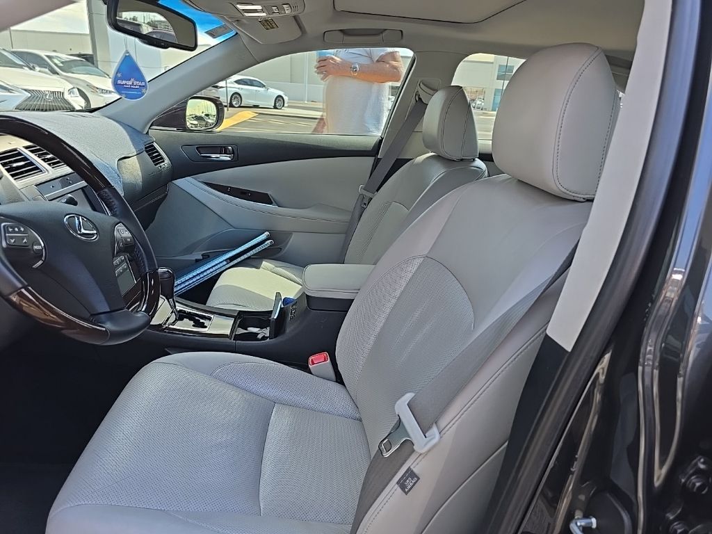 Thumbnail: 2011 Lexus ES - 6