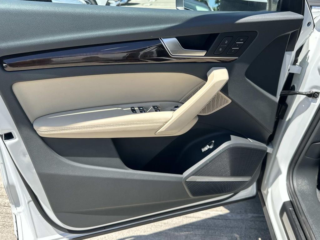 Thumbnail: 2019 Audi Q5 - 18