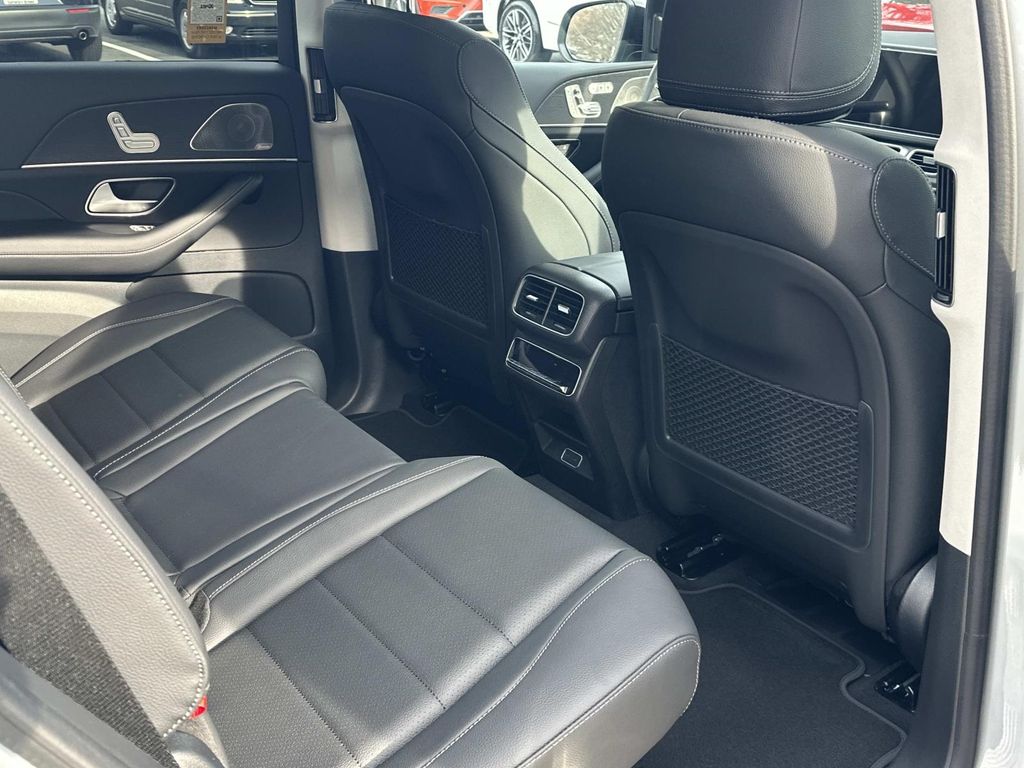 Thumbnail: 2026 Mercedes-Benz GLS - 14