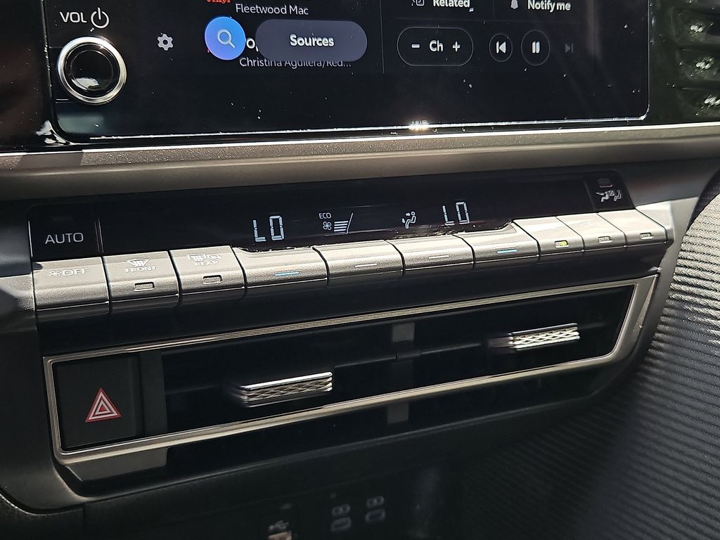 Thumbnail: 2025 Toyota Camry - 15