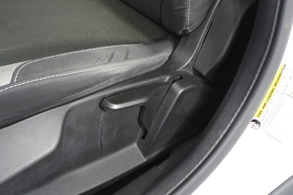 Thumbnail: 2012 Ford Focus - 22