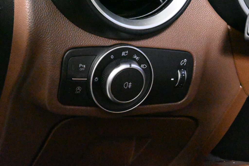 2021 Alfa Romeo Stelvio  29