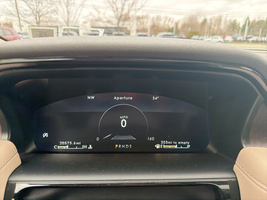 Certified Used 2023 White Lincoln Reserve image 7