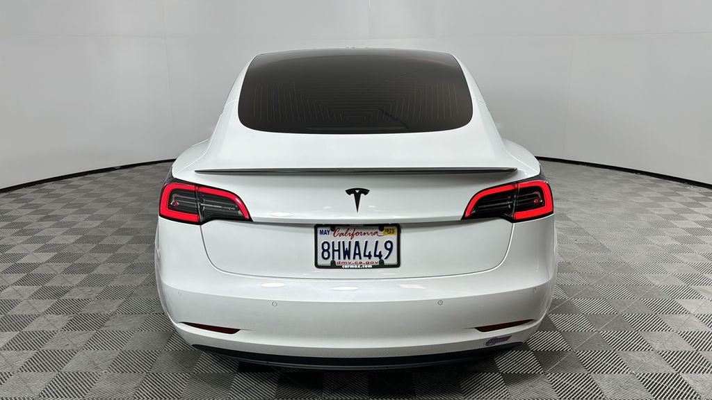 2018 Tesla Model 3 Mid Range 4