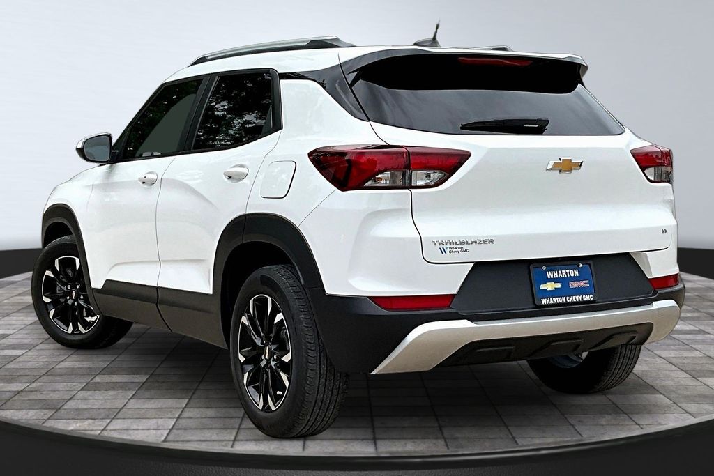 2023 Chevrolet TrailBlazer LT - 4