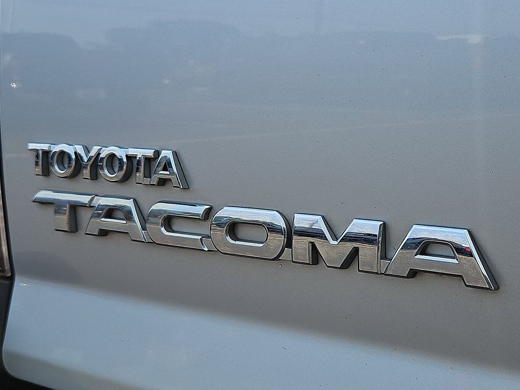 Thumbnail: 2011 Toyota Tacoma - 30