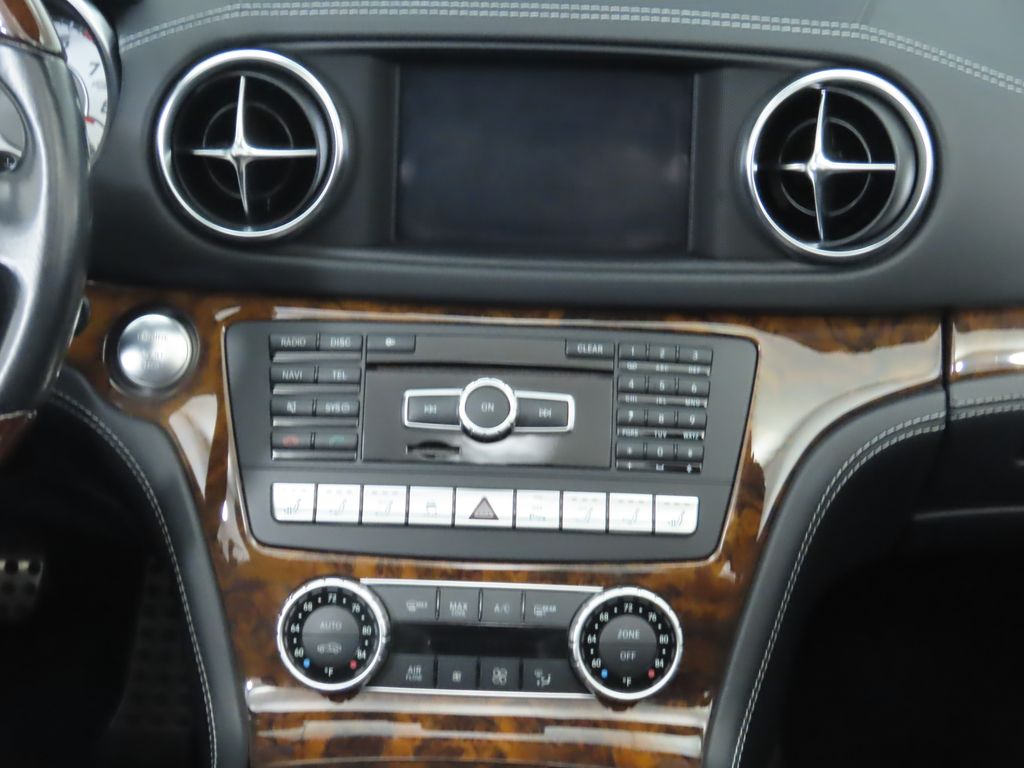 Thumbnail: 2013 Mercedes-Benz SL-Class - 22