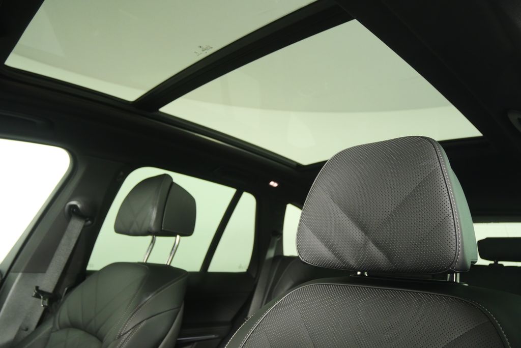 Thumbnail: 2025 BMW X5 - 11