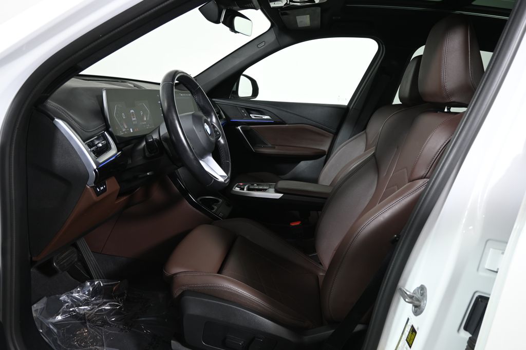 Thumbnail: 2023 BMW X1 - 3