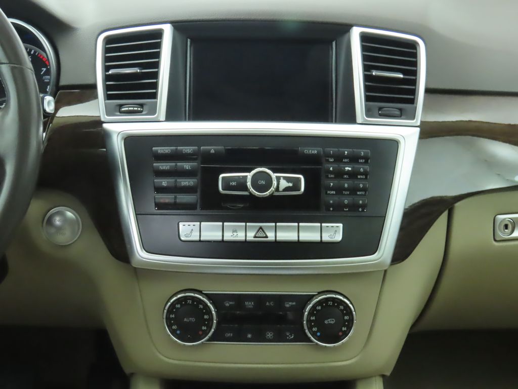 Thumbnail: 2015 Mercedes-Benz M-Class - 14