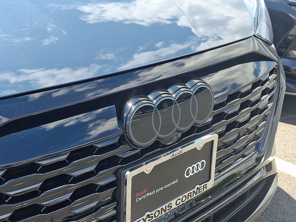 Thumbnail: 2024 Audi Q8 e-tron - 4
